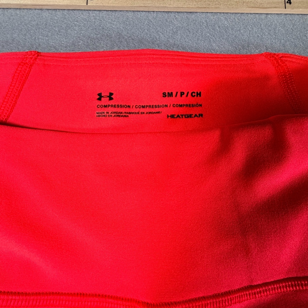 Under Armour HeatGear Women’s Small Compression Leggings Coral Red